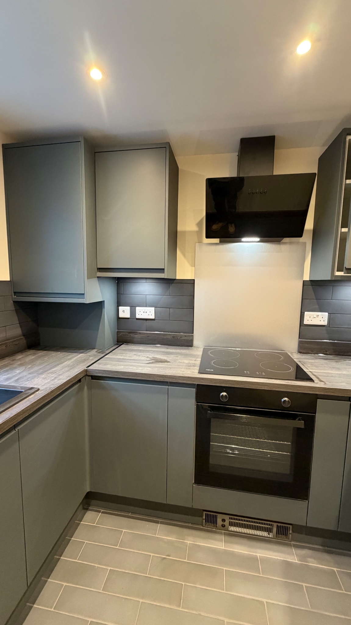 Kitchen Installation — Hob & Extractor