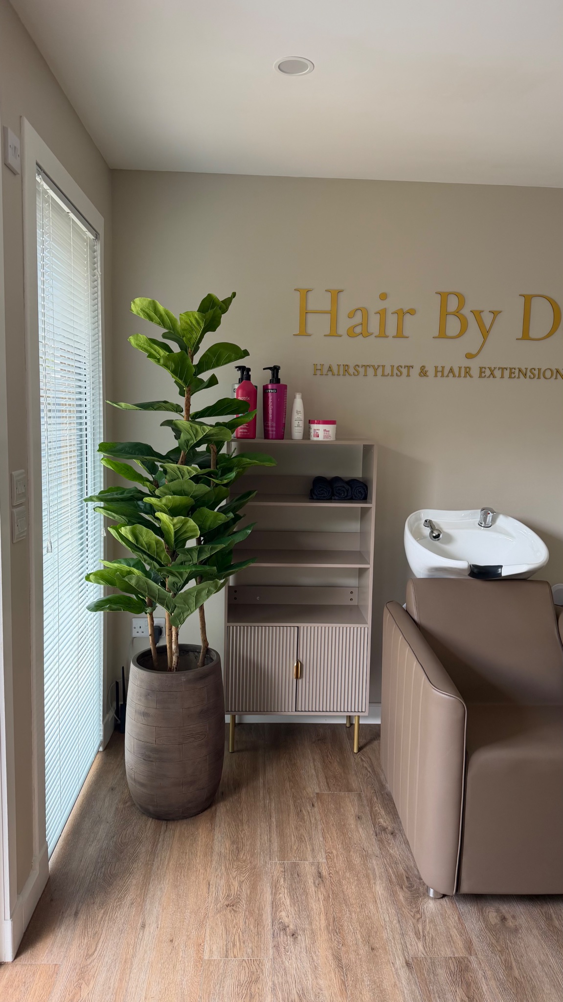Hair By Dee — Interior Detail